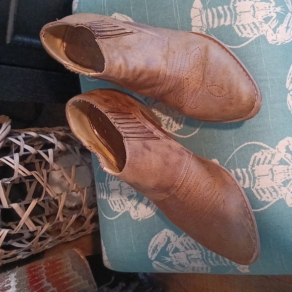 Coconuts Tan cowboy booties ❤️ - Picture 1 of 6